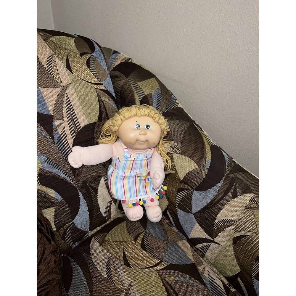 Cabbage Patch Kids DOLL Blonde hair  blue eyes‎ Vintage CPK